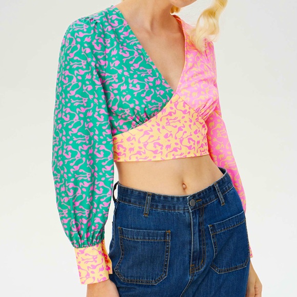 NWT two Tone V-Neck Blouse - Picture 3 of 4